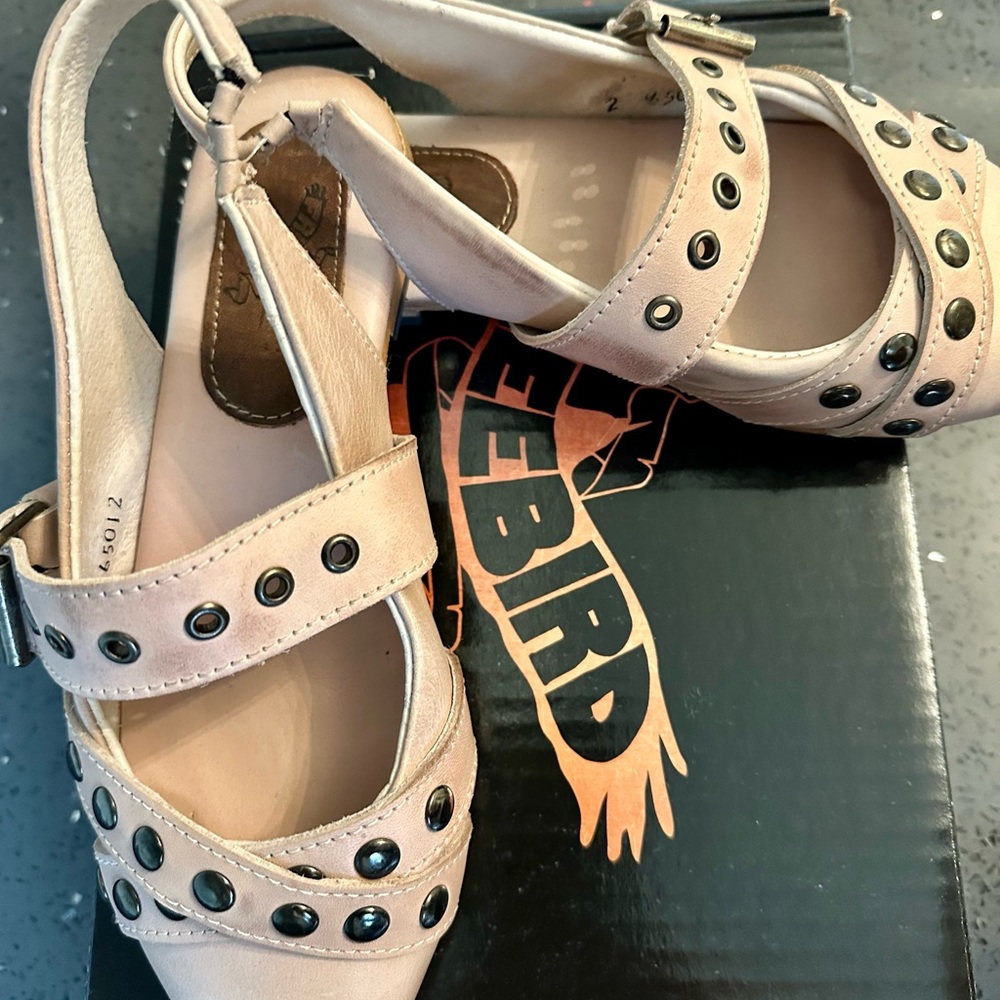Freebird Women's Blair Blush Sandals - Picture 3 of 6